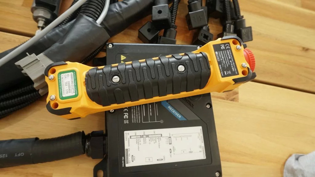 Stavební technika Monoblock hydraulic valve Galtech 3 sections 60 l/min 15 gpm 12 V + Remote radio Palfinger, Hiab, Fassi: obrázek 5