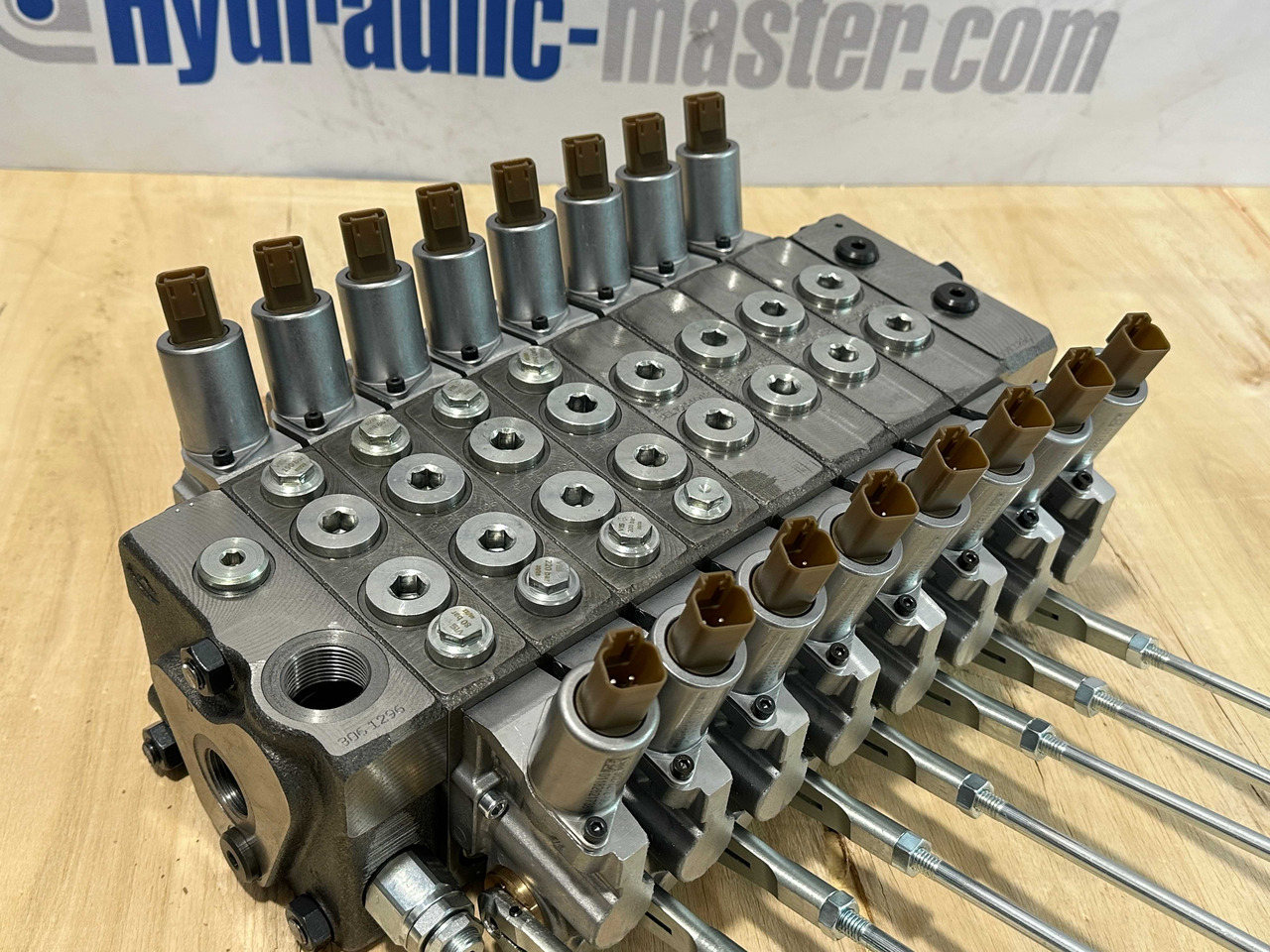 Valve Walvoil DPX100 MKG, Palfinger, Fassi, Hiab - Vyvážecí přívěs: obrázek 1 Valve Walvoil DPX100 MKG, Palfinger, Fassi, Hiab - Vyvážecí přívěs: obrázek 1