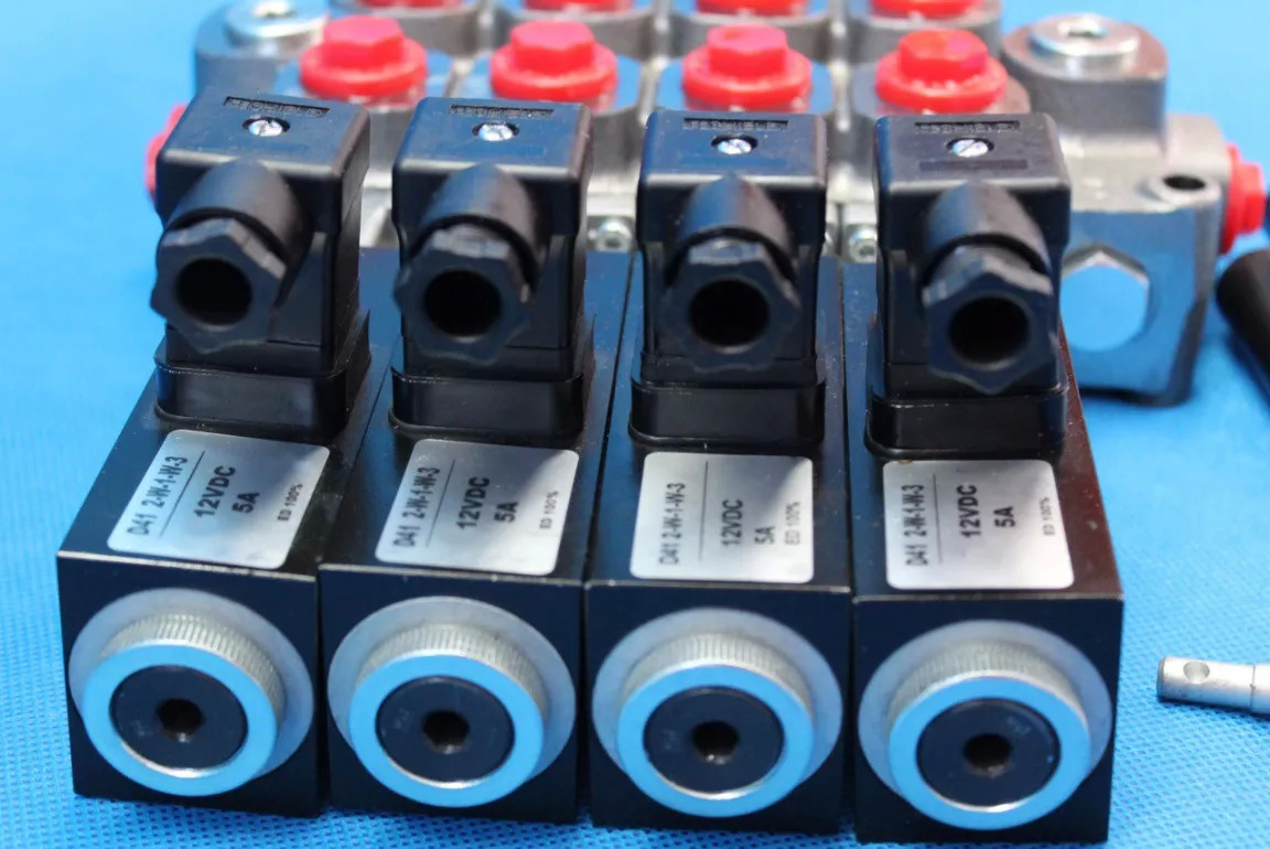 Zemědělská technika Galtech 4 Functions Valve 60L/min 12/24V + Radio Remote Juuko 800: obrázek 10 Zemědělská technika Galtech 4 Functions Valve 60L/min 12/24V + Radio Remote Juuko 800: obrázek 10