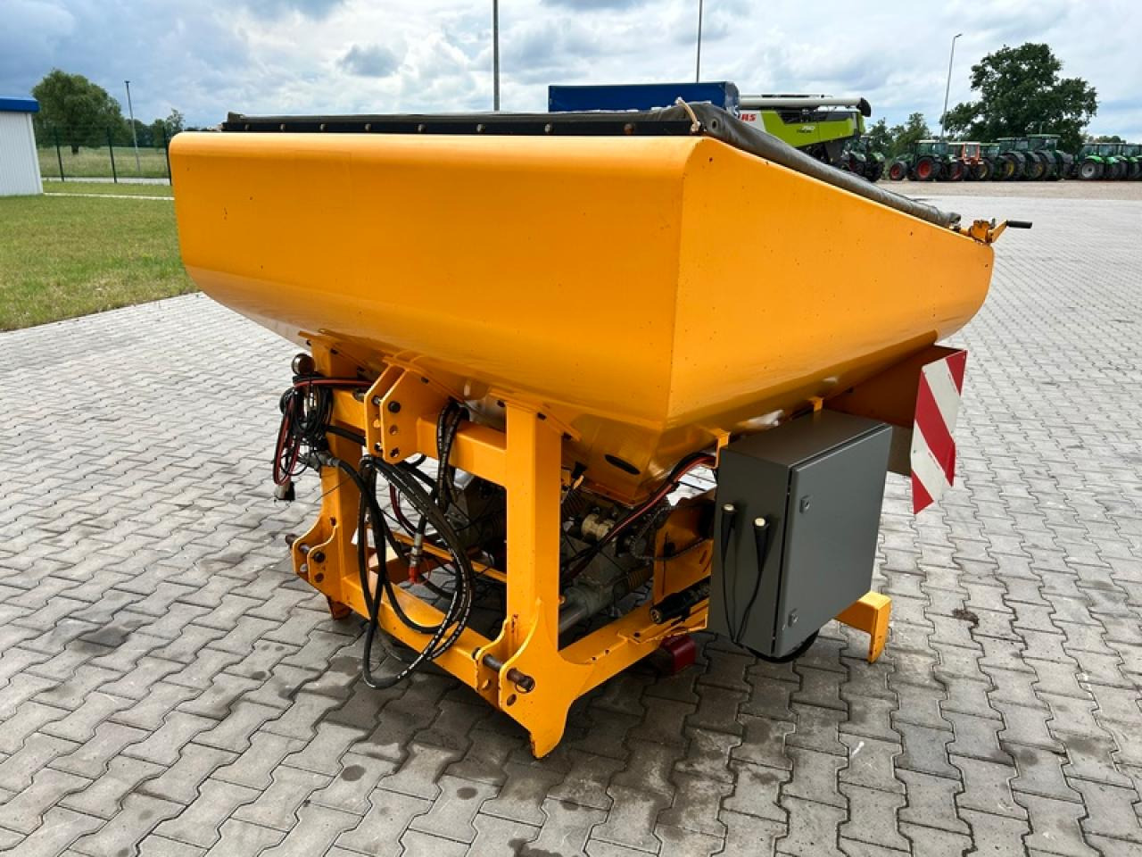 AGRISEM DSF 1600 FRONTTANK - Rozmetadlo hnoje: obrázek 4 AGRISEM DSF 1600 FRONTTANK - Rozmetadlo hnoje: obrázek 4