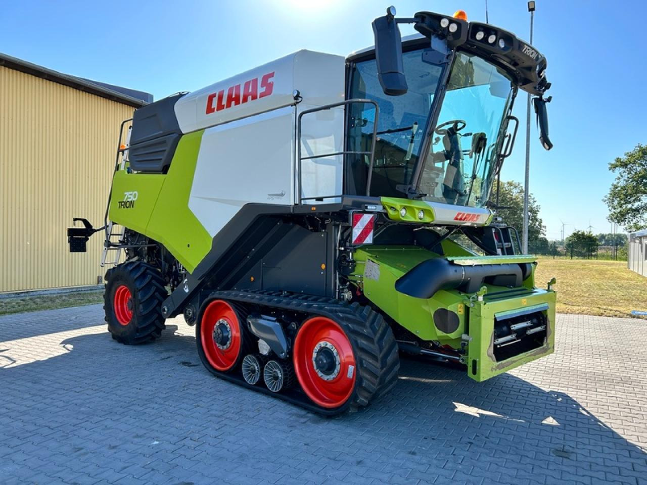 CLAAS TRION 750 TT APS HYBRID - Sklízecí mlátička: obrázek 4 CLAAS TRION 750 TT APS HYBRID - Sklízecí mlátička: obrázek 4
