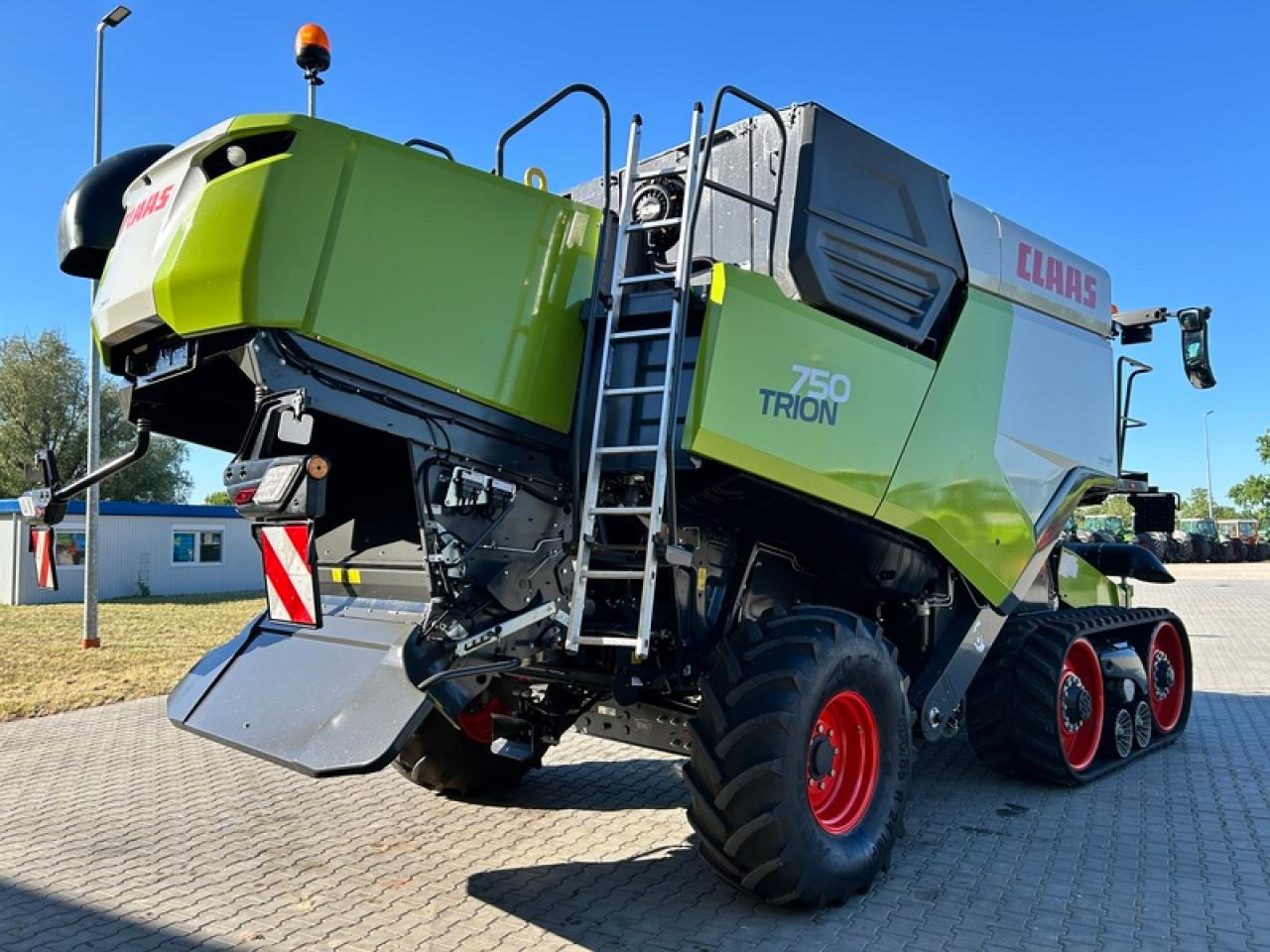 CLAAS TRION 750 TT APS HYBRID - Sklízecí mlátička: obrázek 3 CLAAS TRION 750 TT APS HYBRID - Sklízecí mlátička: obrázek 3