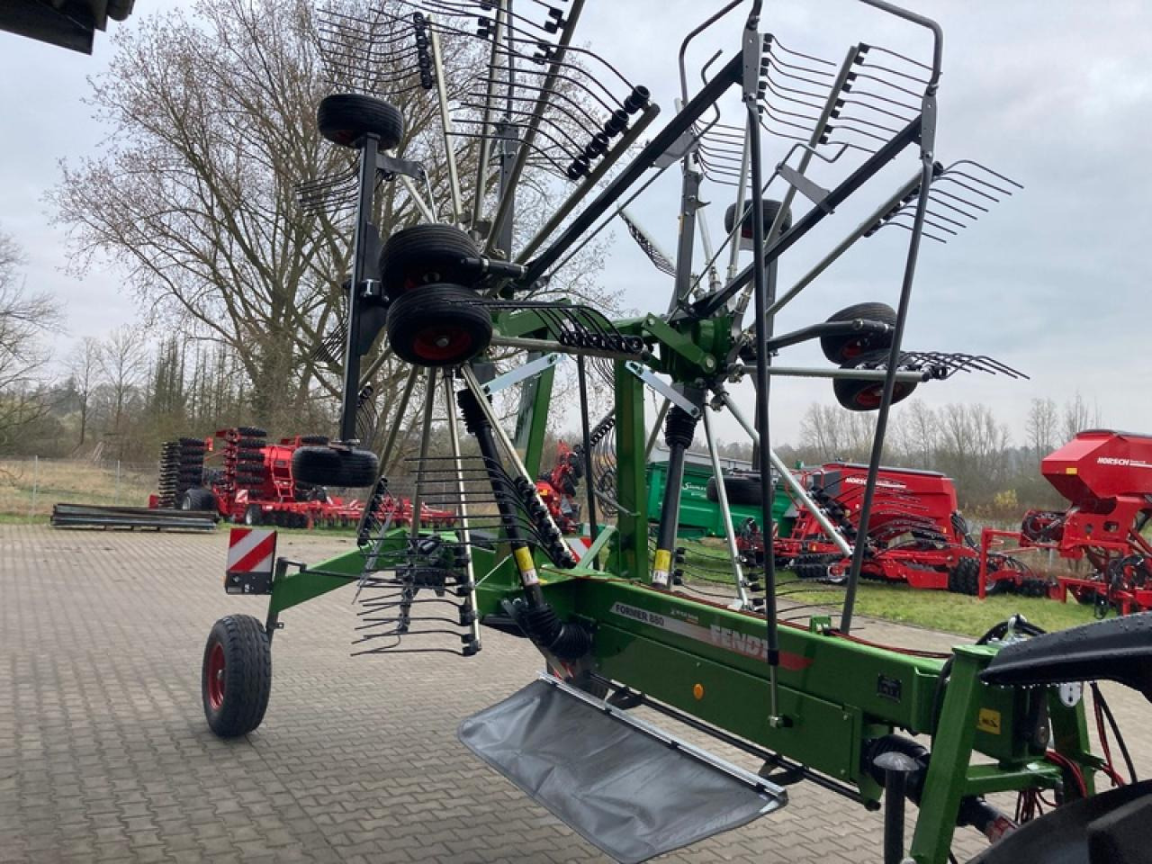 Fendt FORMER 880 MITTELSCHWADER - Obraceč/ Shrnovač: obrázek 1 Fendt FORMER 880 MITTELSCHWADER - Obraceč/ Shrnovač: obrázek 1