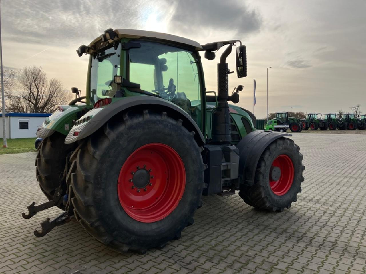 Fendt VARIO 718 S4 - Traktor: obrázek 3 Fendt VARIO 718 S4 - Traktor: obrázek 3