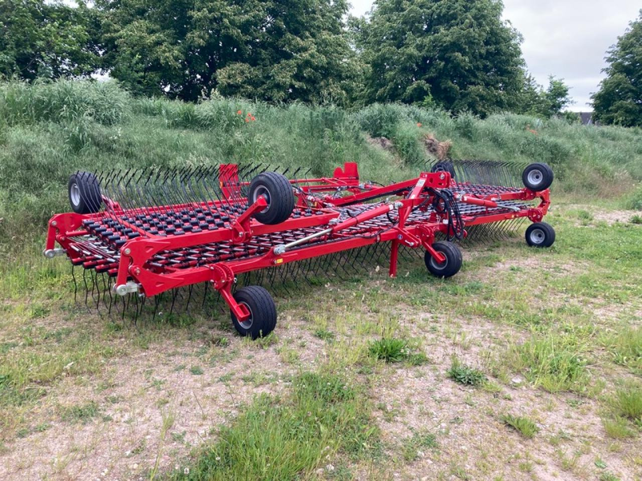Horsch CURA 12 ST - Stroj na obdělávání půdy: obrázek 1 Horsch CURA 12 ST - Stroj na obdělávání půdy: obrázek 1