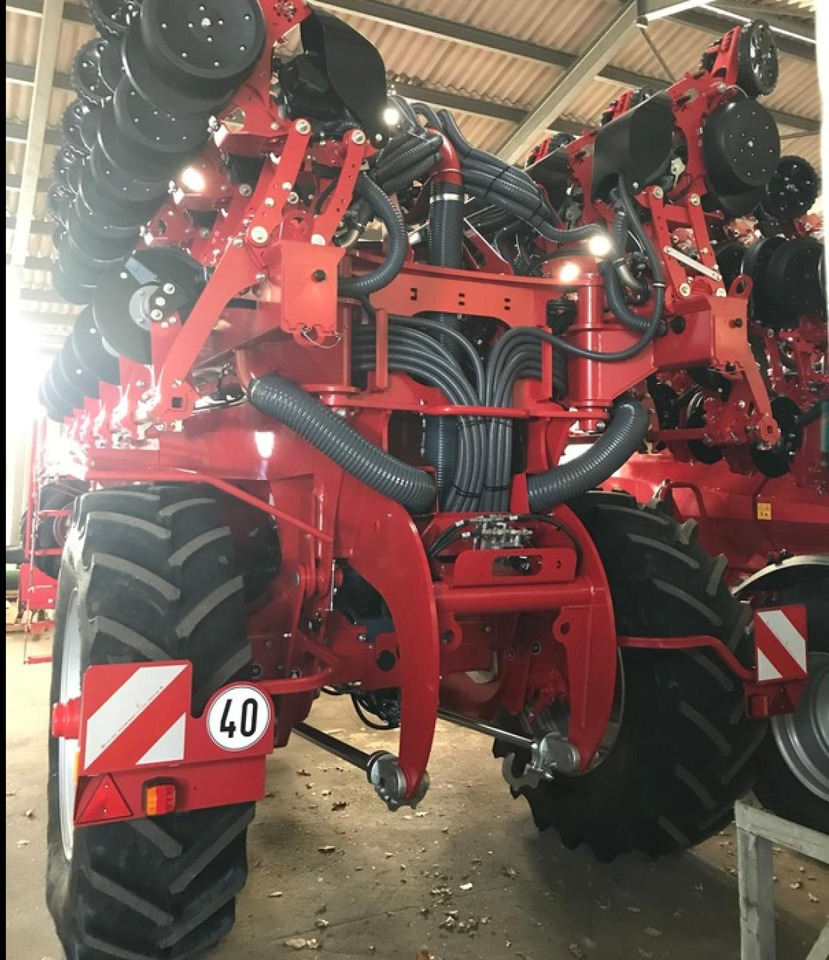 Horsch MAESTRO 12SX AUTOFORCE - Přesný secí stroj: obrázek 3 Horsch MAESTRO 12SX AUTOFORCE - Přesný secí stroj: obrázek 3