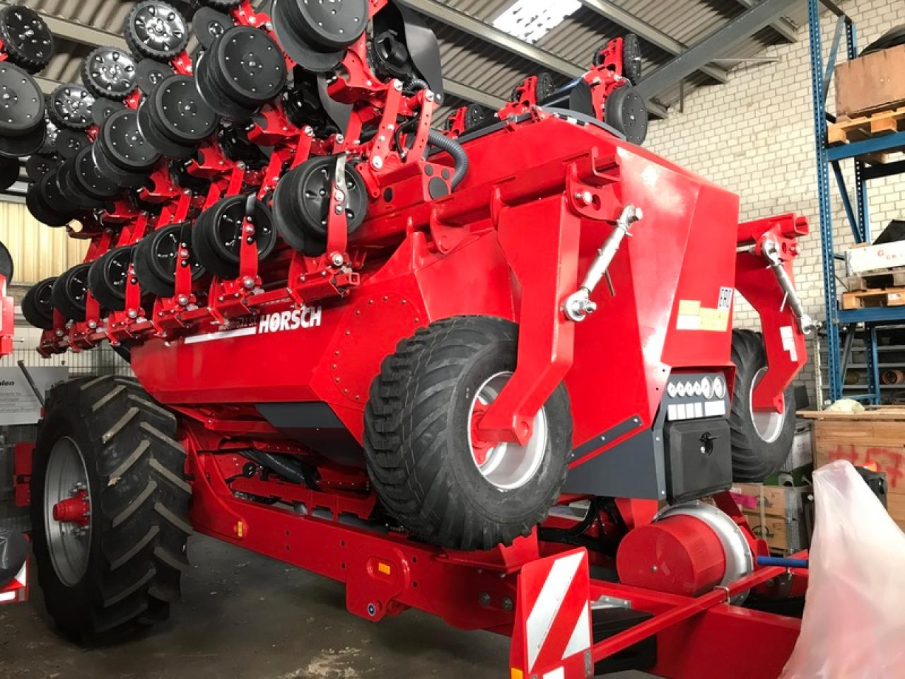 Horsch MAESTRO 12SX AUTOFORCE - Přesný secí stroj: obrázek 2 Horsch MAESTRO 12SX AUTOFORCE - Přesný secí stroj: obrázek 2