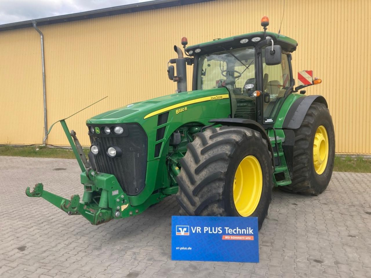 John Deere 8320 R AUTOPOWER - Traktor: obrázek 1 John Deere 8320 R AUTOPOWER - Traktor: obrázek 1