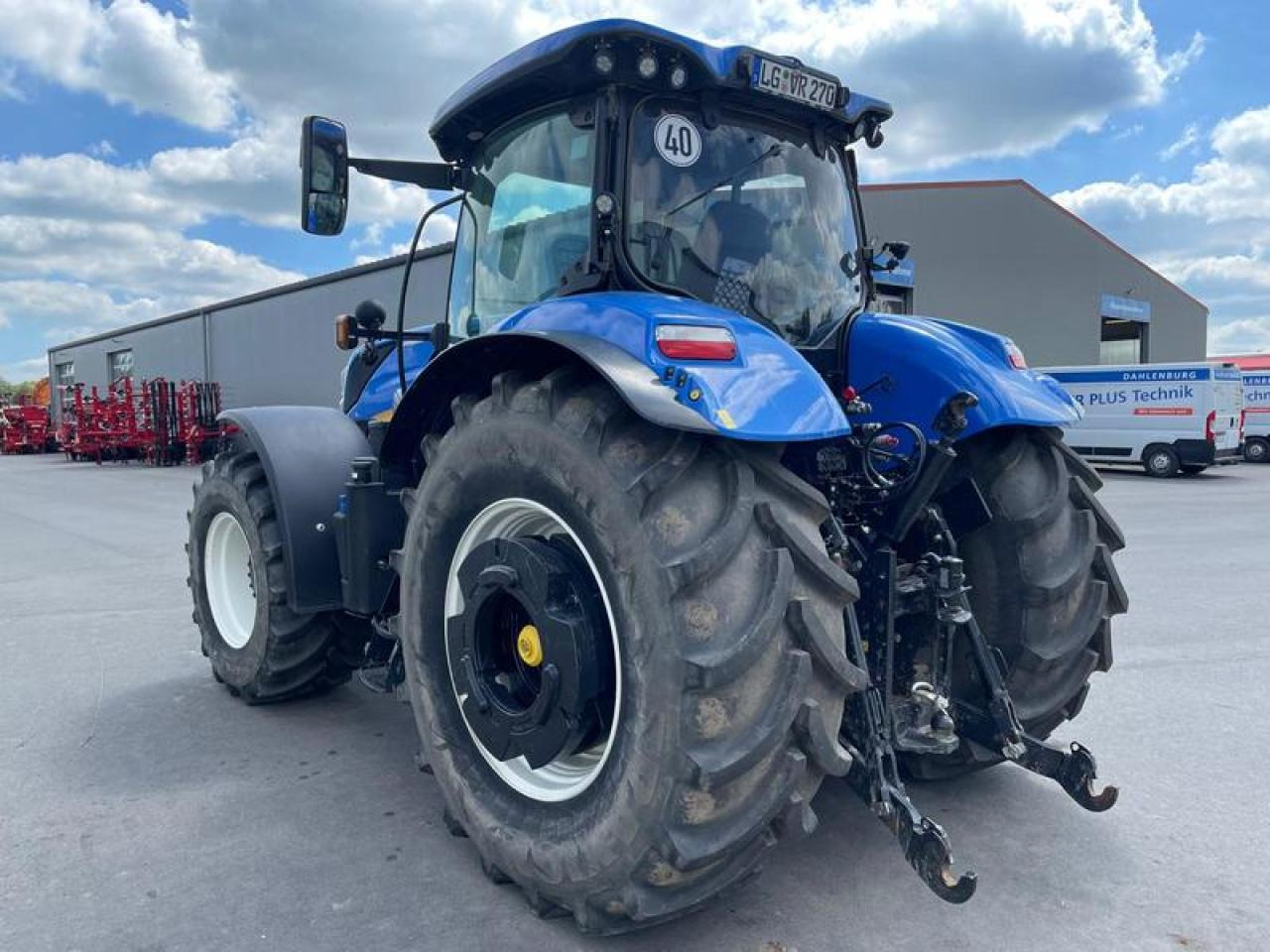New Holland T 7.270 AUTOCOMMAND - Traktor: obrázek 3 New Holland T 7.270 AUTOCOMMAND - Traktor: obrázek 3