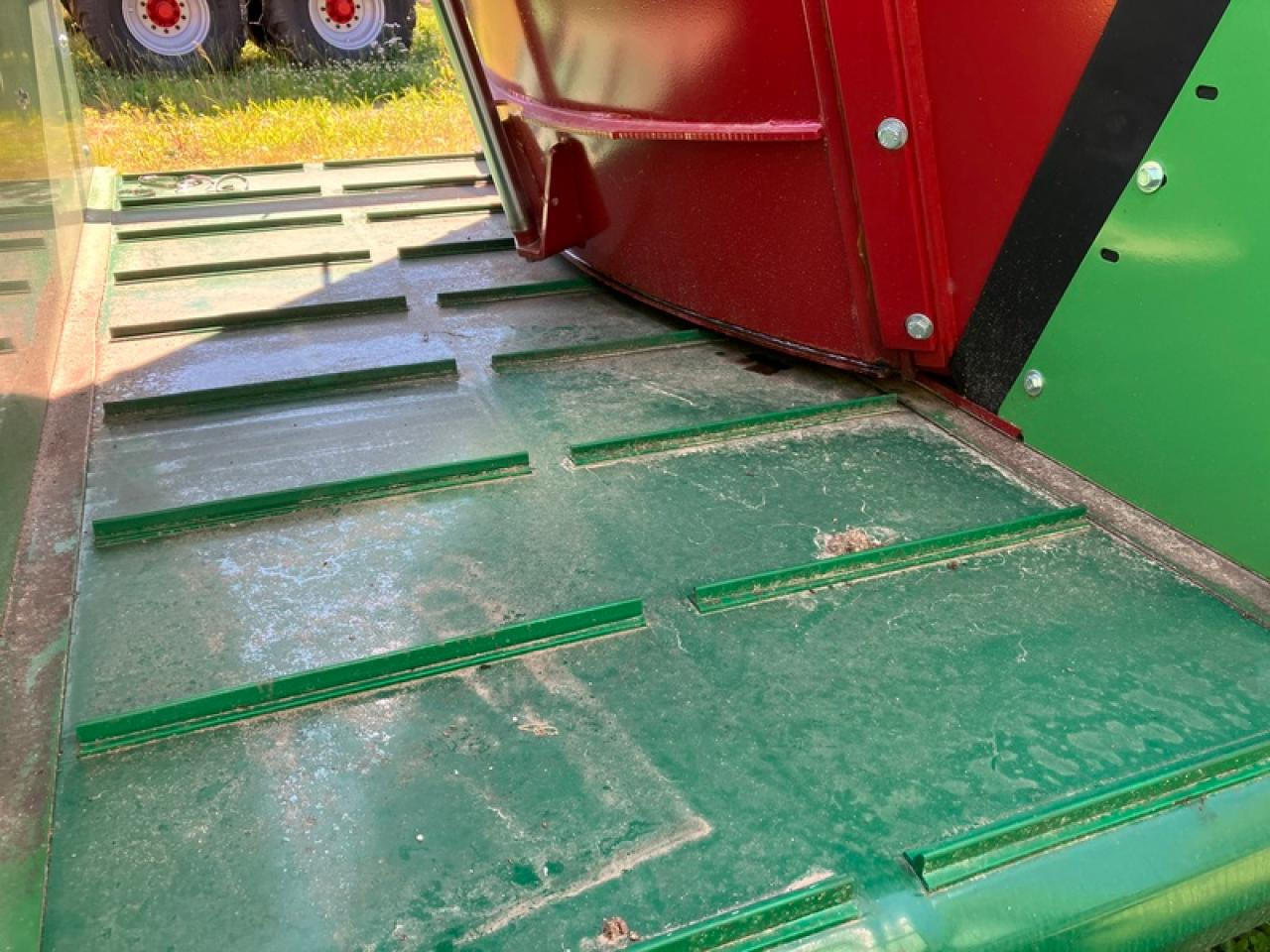 Strautmann VERTIMIX 2401DAKTION - Krmný míchací vůz: obrázek 4 Strautmann VERTIMIX 2401DAKTION - Krmný míchací vůz: obrázek 4