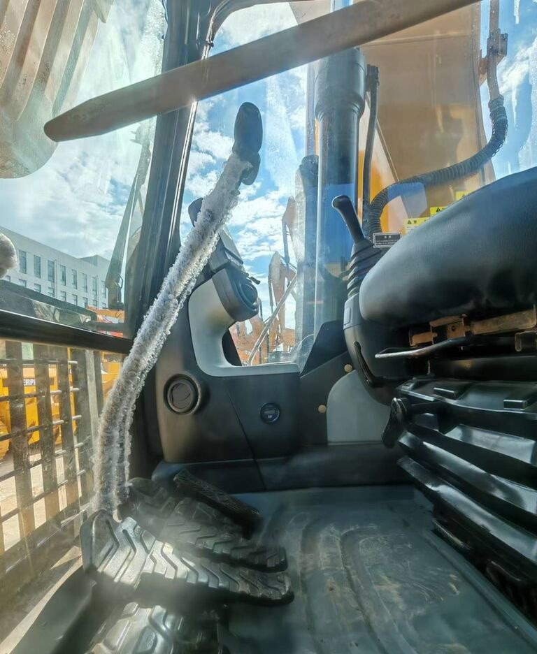 Caterpillar 320D - Pásové rýpadlo: obrázek 5 Caterpillar 320D - Pásové rýpadlo: obrázek 5