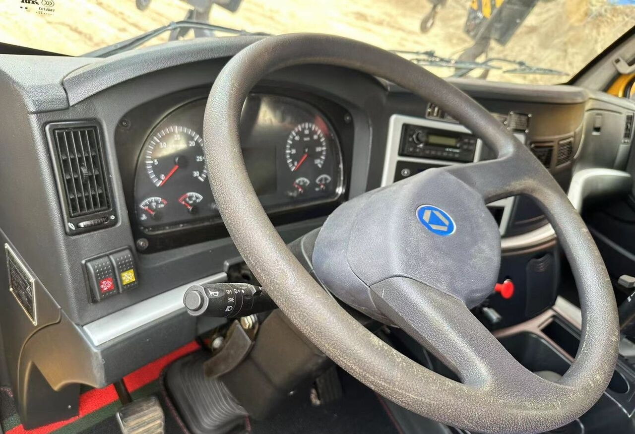 XCMG - Autojeřáb: obrázek 2 XCMG - Autojeřáb: obrázek 2