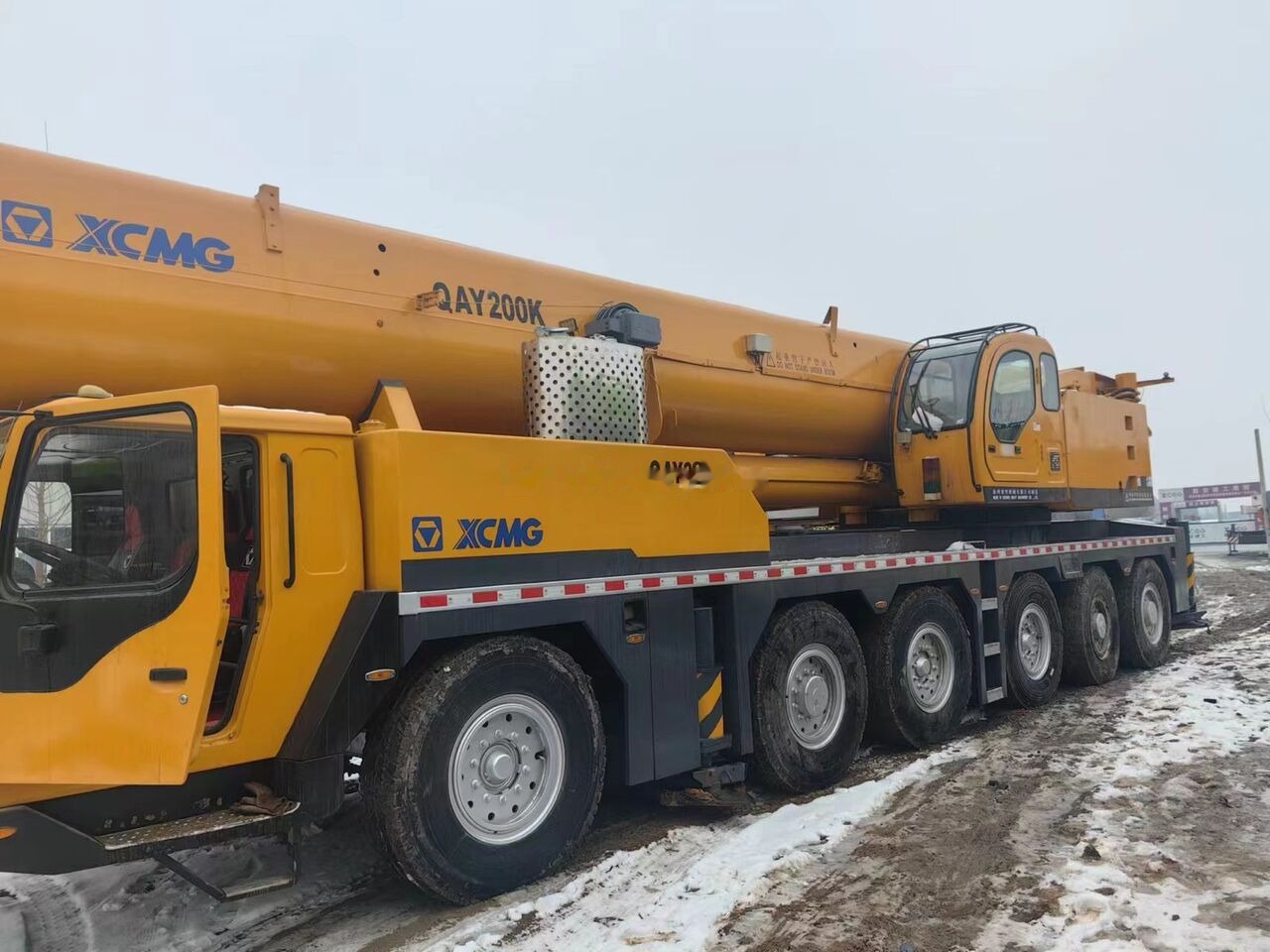 XCMG QAY200 truck crane 25 50 70 80 100 200 mobile crane for sale - Autojeřáb: obrázek 5 XCMG QAY200 truck crane 25 50 70 80 100 200 mobile crane for sale - Autojeřáb: obrázek 5