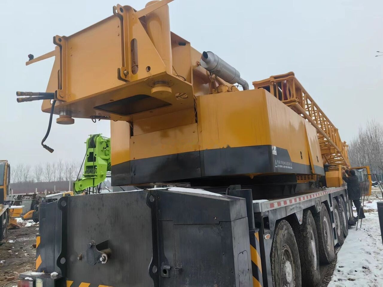 XCMG QAY200 truck crane 25 50 70 80 100 200 mobile crane for sale - Autojeřáb: obrázek 3 XCMG QAY200 truck crane 25 50 70 80 100 200 mobile crane for sale - Autojeřáb: obrázek 3