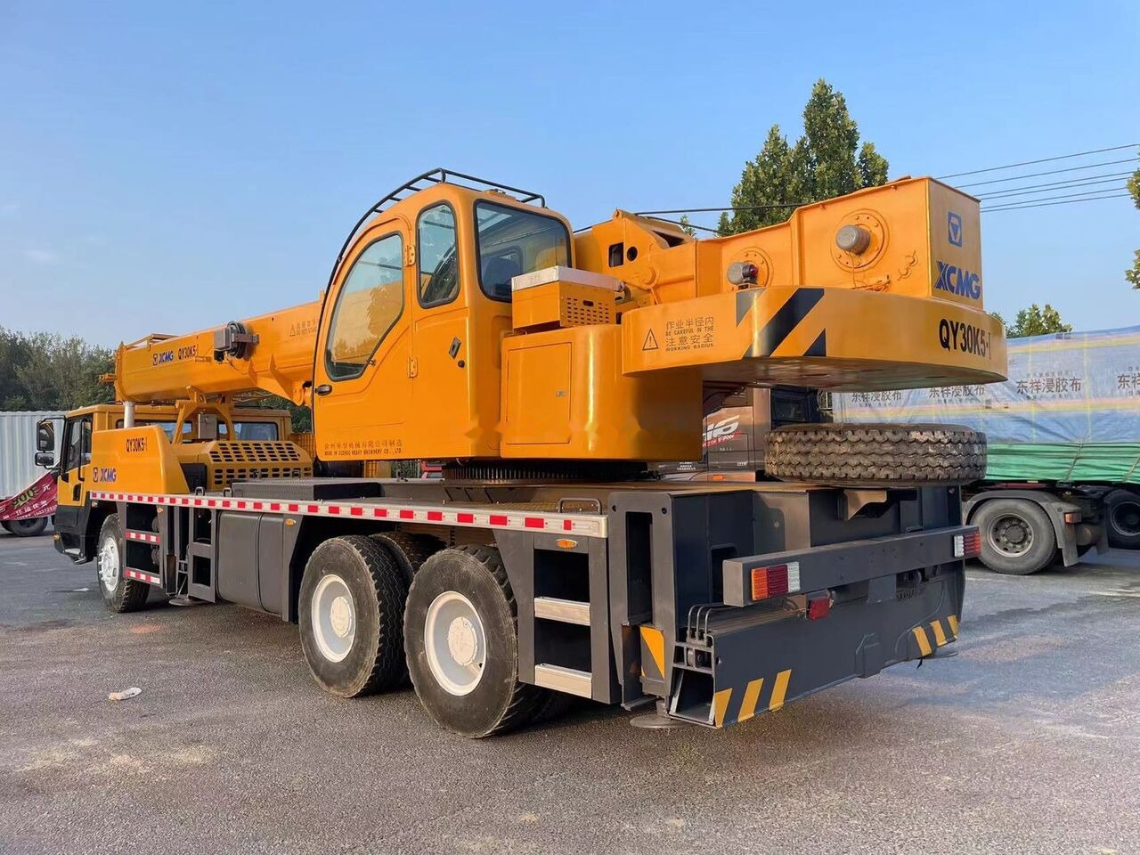 XCMG QY30KC QY30K XCT30 30T 30ton 50 60 70 80 100 - Autojeřáb: obrázek 5 XCMG QY30KC QY30K XCT30 30T 30ton 50 60 70 80 100 - Autojeřáb: obrázek 5