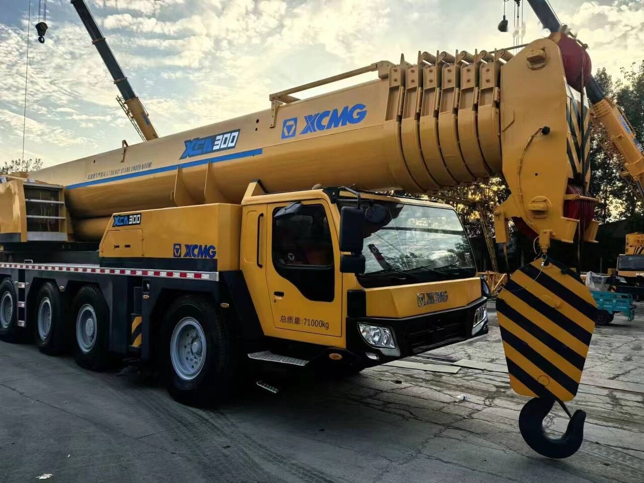 Autojeřáb XCMG XCA300, QAY260 240 220 300: obrázek 9