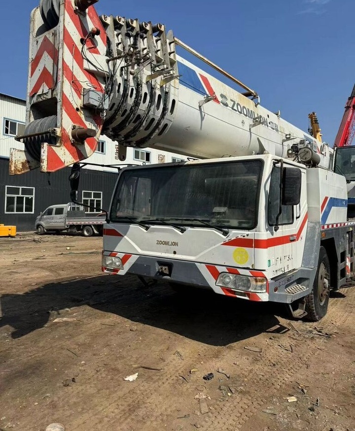 Zoomlion QY130V 130T 130ton 130 220 160 - Autojeřáb: obrázek 1 Zoomlion QY130V 130T 130ton 130 220 160 - Autojeřáb: obrázek 1