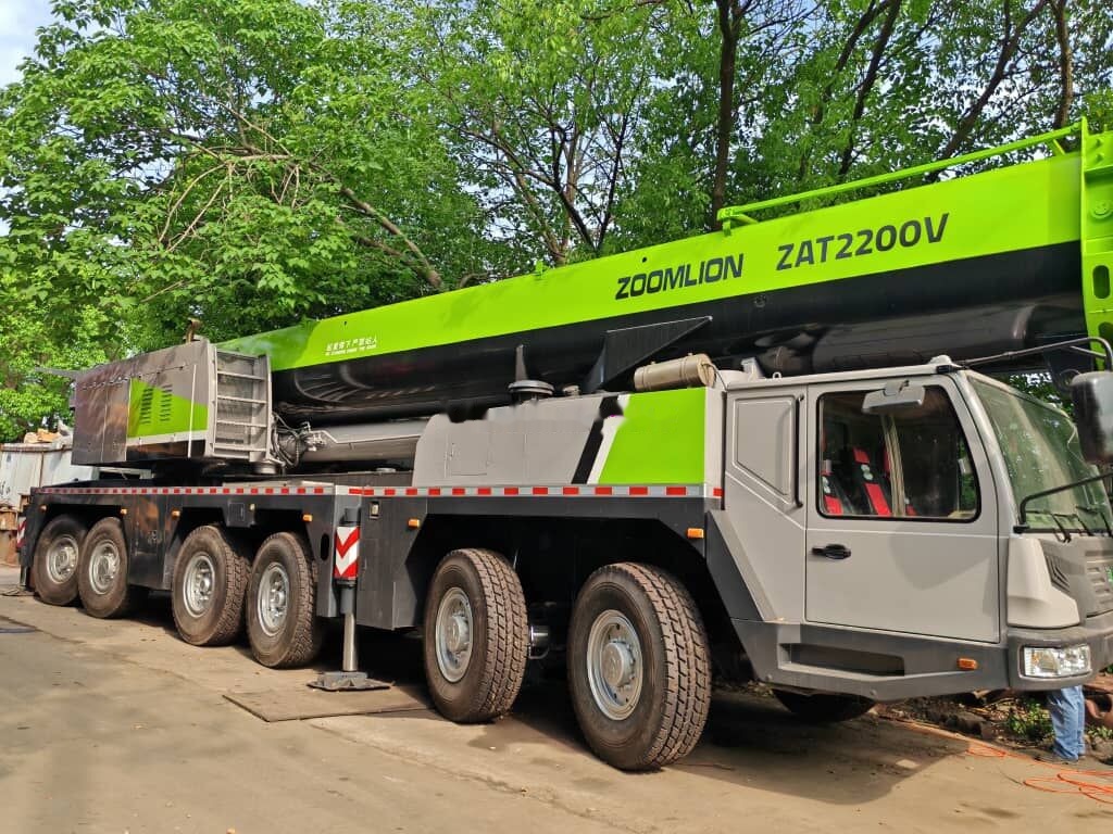 Zoomlion ZTC2200V 220T 220ton - Autojeřáb: obrázek 1 Zoomlion ZTC2200V 220T 220ton - Autojeřáb: obrázek 1