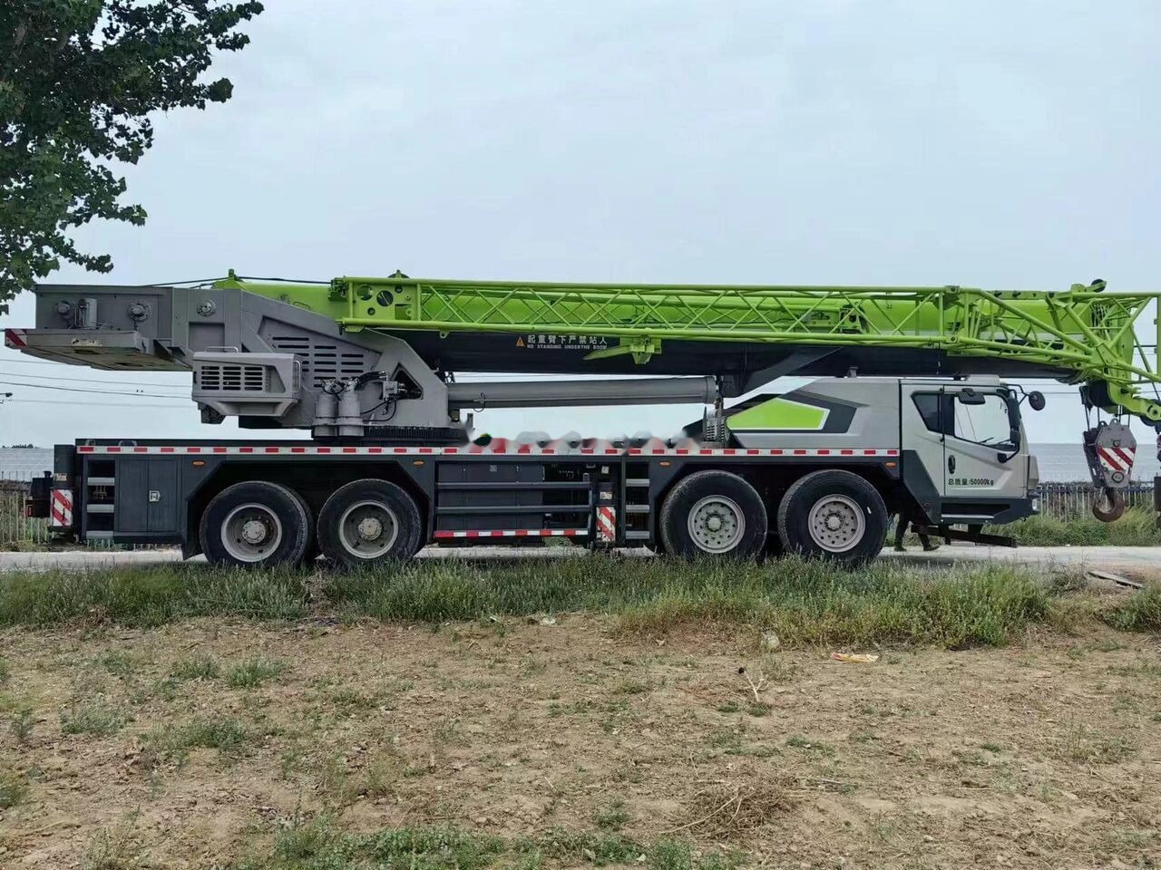 Zoomlion ZTC800 80ton 80t truck crane - Autojeřáb: obrázek 2 Zoomlion ZTC800 80ton 80t truck crane - Autojeřáb: obrázek 2