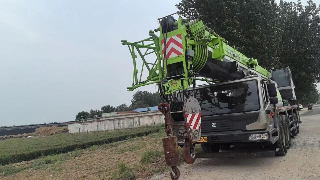 Zoomlion ZTC800 80ton 80t truck crane - Autojeřáb: obrázek 5 Zoomlion ZTC800 80ton 80t truck crane - Autojeřáb: obrázek 5