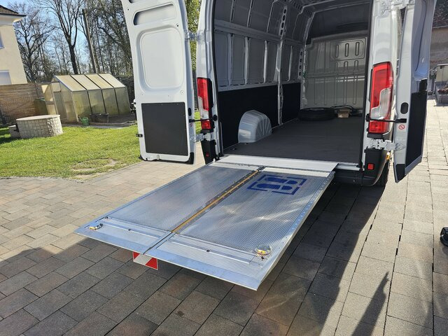 Nový Furgon FIAT Ducato 35 MAXI L5H3 L4H3 180 LBW BÄR VanLift: obrázek 19