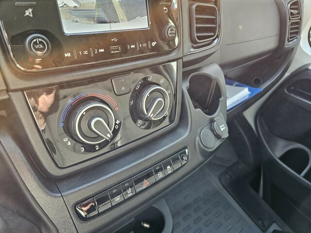 Nový Furgon FIAT Ducato 35 MAXI L5H3 L4H3 180 LBW BÄR VanLift: obrázek 9