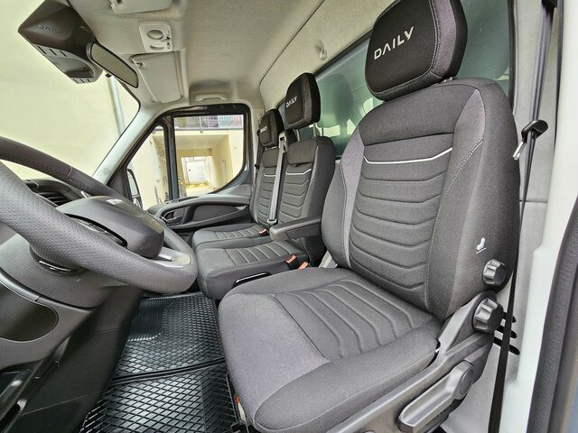 IVECO Daily 35S18 3.0 Pritsche Plane Ladebordwand AHK - Plachtová dodávka: obrázek 2 IVECO Daily 35S18 3.0 Pritsche Plane Ladebordwand AHK - Plachtová dodávka: obrázek 2