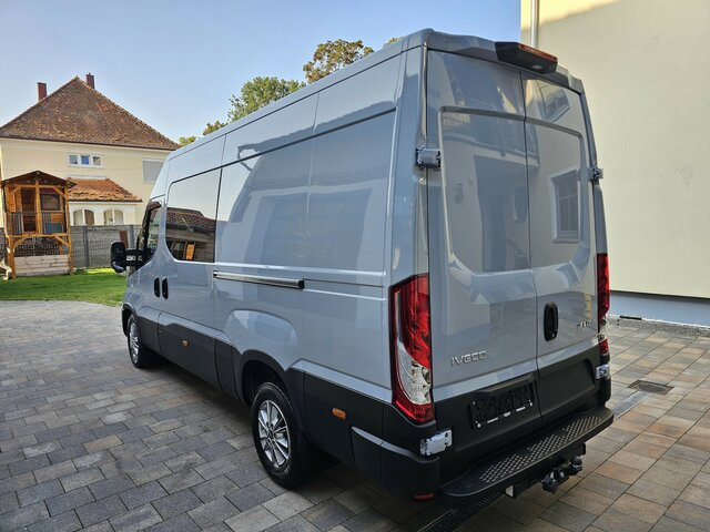 Furgon, Dodávka s dvojitou kabinou IVECO Daily 35S18HA8V DOKA Hi-Matic 12m³ 2xSchiebetür...: obrázek 36 Furgon, Dodávka s dvojitou kabinou IVECO Daily 35S18HA8V DOKA Hi-Matic 12m³ 2xSchiebetür...: obrázek 36