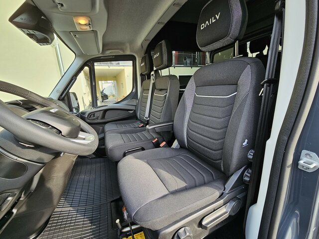 IVECO Daily 35S18HA8V DOKA Snoeks Mixto Hi-Matic 16m³ - Furgon, Dodávka s dvojitou kabinou: obrázek 3 IVECO Daily 35S18HA8V DOKA Snoeks Mixto Hi-Matic 16m³ - Furgon, Dodávka s dvojitou kabinou: obrázek 3