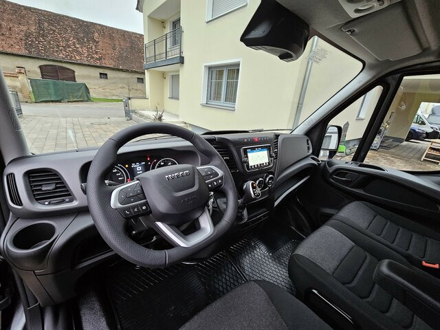 IVECO Daily 35S18HA8V Hi-Matic 16m³ XL LED ACC - Furgon: obrázek 4 IVECO Daily 35S18HA8V Hi-Matic 16m³ XL LED ACC - Furgon: obrázek 4