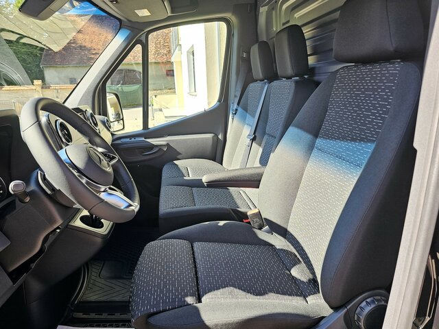 MERCEDES-BENZ Sprinter 317 CDI Kasten L2H2 AHK 3,5t MBUX10,25 - Furgon: obrázek 2 MERCEDES-BENZ Sprinter 317 CDI Kasten L2H2 AHK 3,5t MBUX10,25 - Furgon: obrázek 2