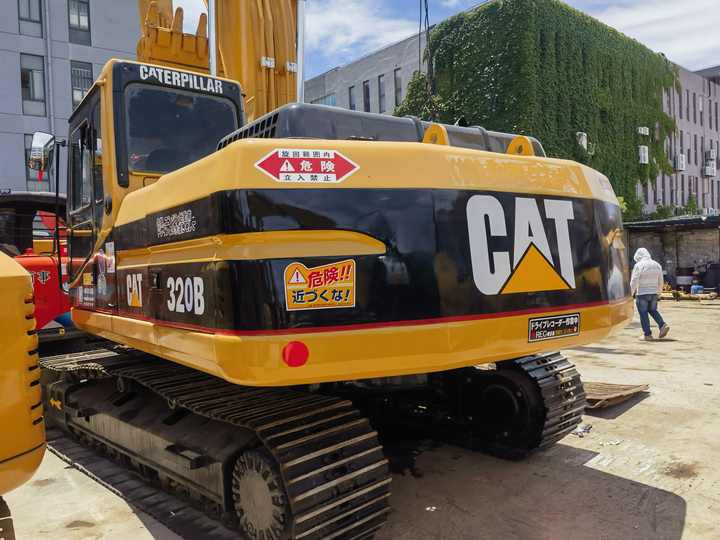 CAT 320B Excavator - Pásové rýpadlo: obrázek 2 CAT 320B Excavator - Pásové rýpadlo: obrázek 2