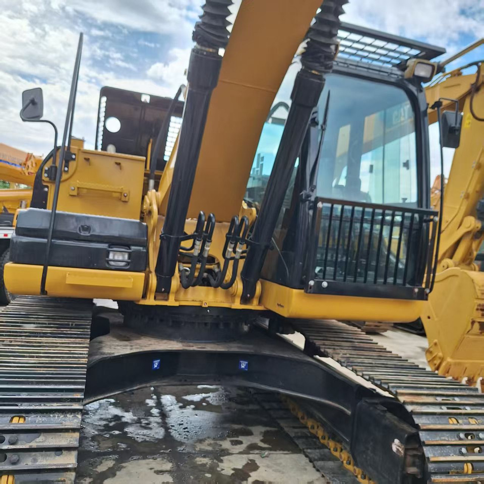 CAT 320D2 Excavator - Pásové rýpadlo: obrázek 4 CAT 320D2 Excavator - Pásové rýpadlo: obrázek 4