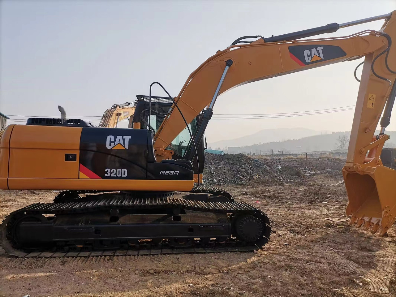 CAT 320DL Excavator - Pásové rýpadlo: obrázek 1 CAT 320DL Excavator - Pásové rýpadlo: obrázek 1