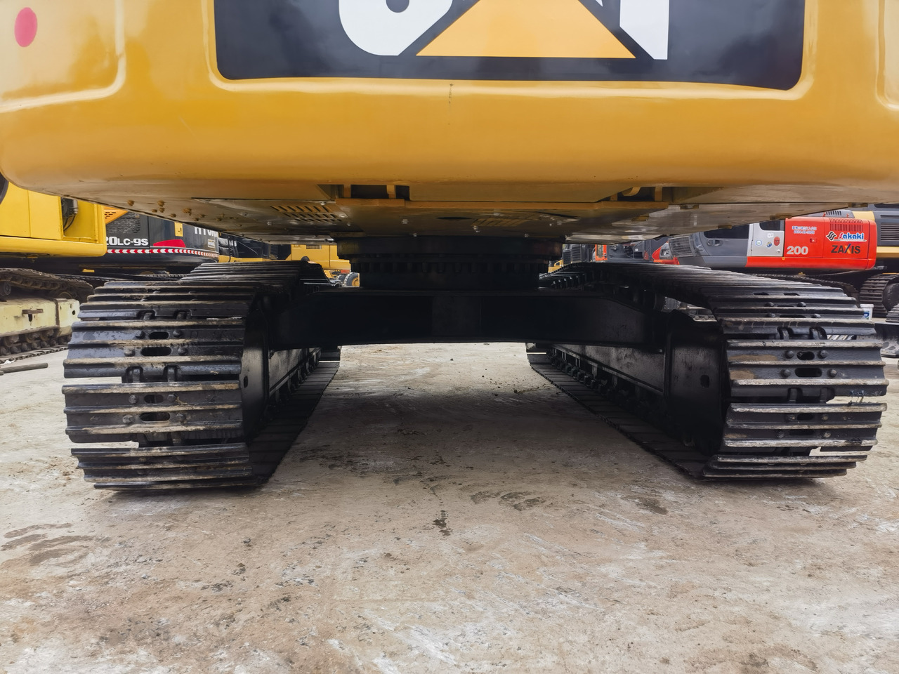 Pásové rýpadlo CAT 330D Excavator: obrázek 6