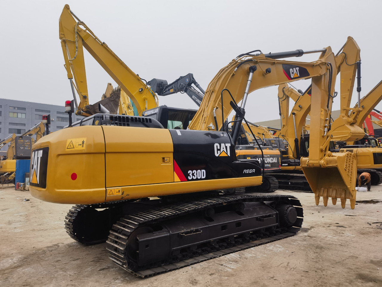 CAT 330D Excavator - Pásové rýpadlo: obrázek 3 CAT 330D Excavator - Pásové rýpadlo: obrázek 3