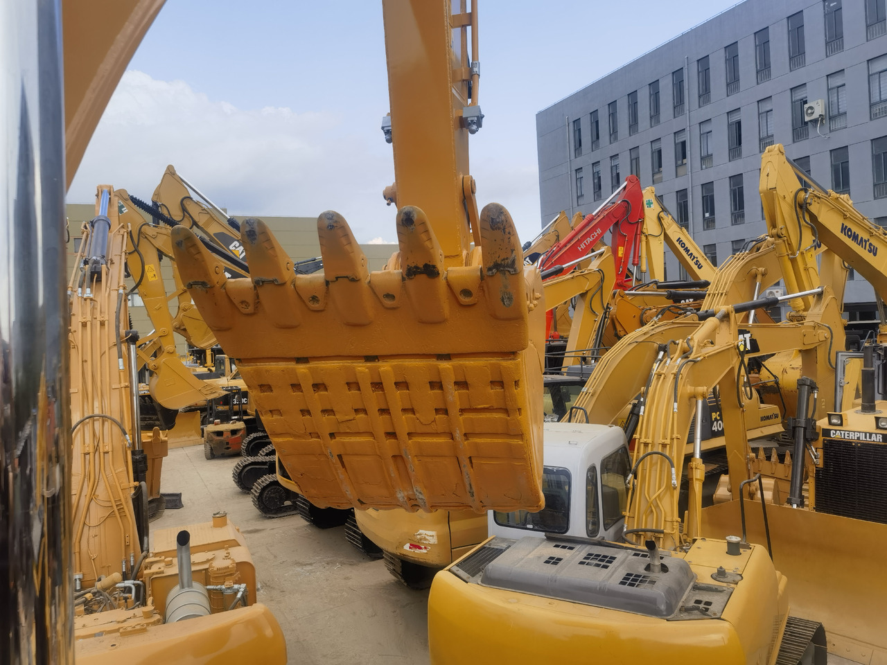 CAT 330DL excavator - Pásové rýpadlo: obrázek 5 CAT 330DL excavator - Pásové rýpadlo: obrázek 5