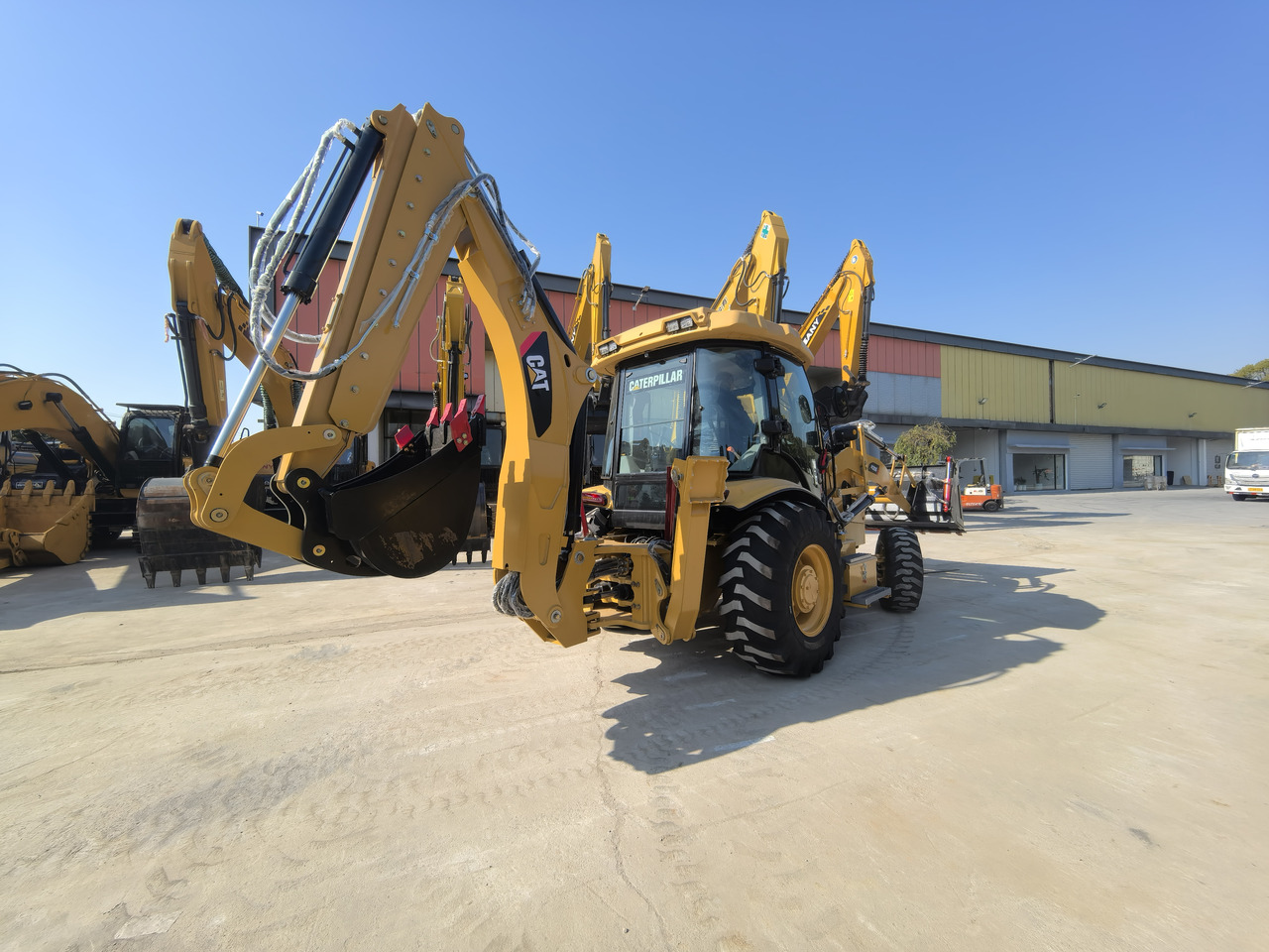 CAT 420F Backhoe Loader - Rýpadlo-nakladač: obrázek 4 CAT 420F Backhoe Loader - Rýpadlo-nakladač: obrázek 4
