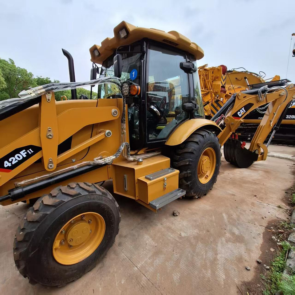 CAT 420F Backhoe Loader - Rýpadlo-nakladač: obrázek 2 CAT 420F Backhoe Loader - Rýpadlo-nakladač: obrázek 2