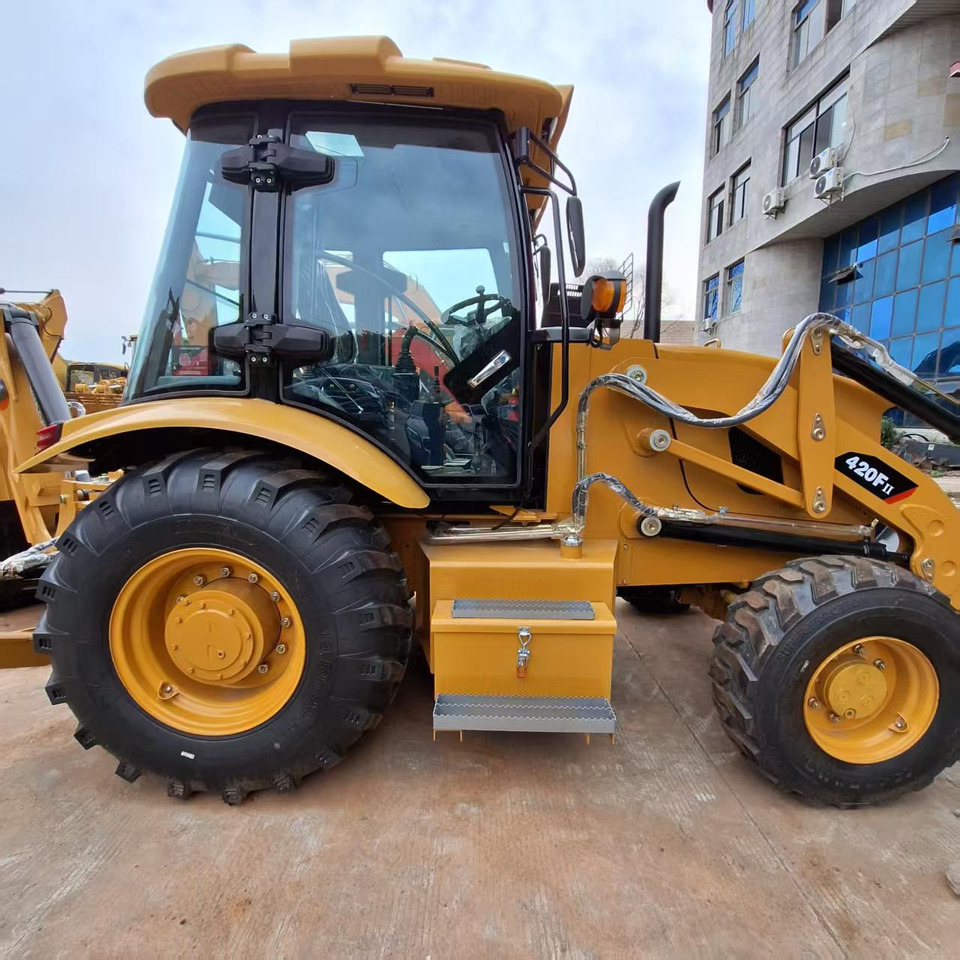 CAT 420F2 Backhoe Loader - Rýpadlo-nakladač: obrázek 2 CAT 420F2 Backhoe Loader - Rýpadlo-nakladač: obrázek 2