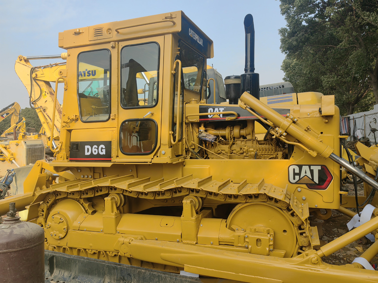 CAT D6G Bulldozer - Buldozer: obrázek 4 CAT D6G Bulldozer - Buldozer: obrázek 4
