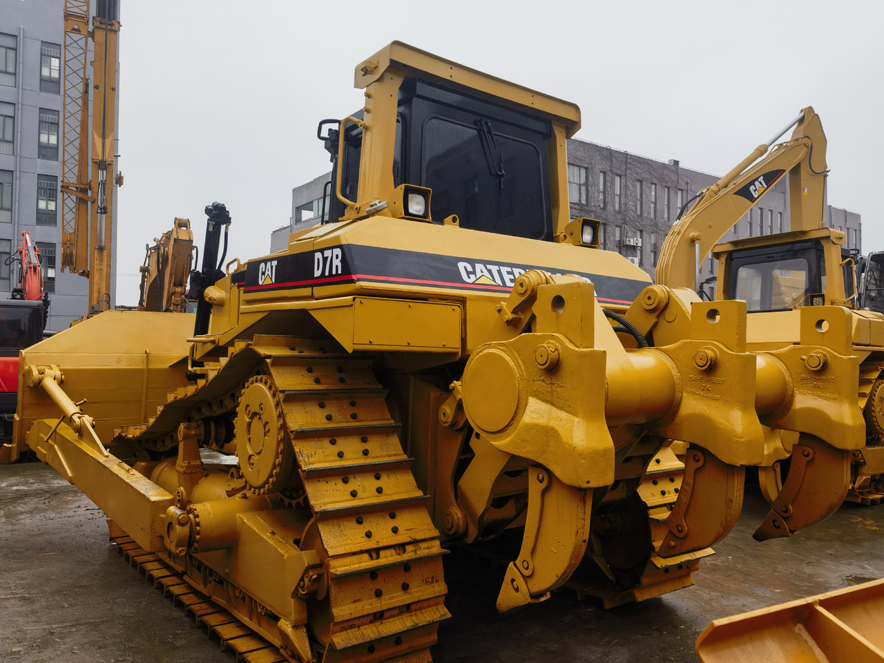 CAT D7R Bulldozer - Buldozer: obrázek 1 CAT D7R Bulldozer - Buldozer: obrázek 1