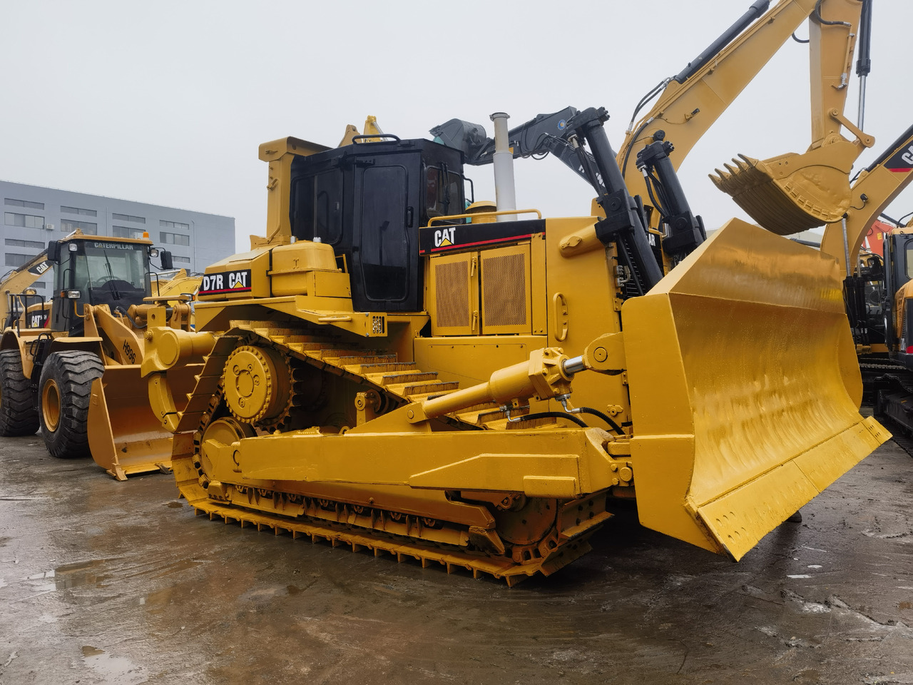 CAT D7R Bulldozer - Buldozer: obrázek 2 CAT D7R Bulldozer - Buldozer: obrázek 2