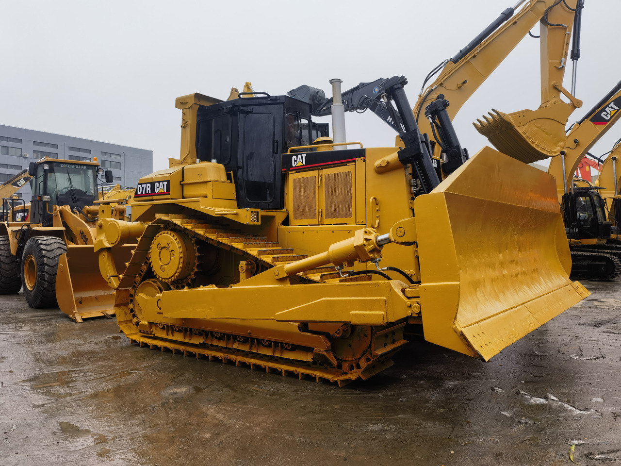 CAT D7R Bulldozer - Buldozer: obrázek 4 CAT D7R Bulldozer - Buldozer: obrázek 4
