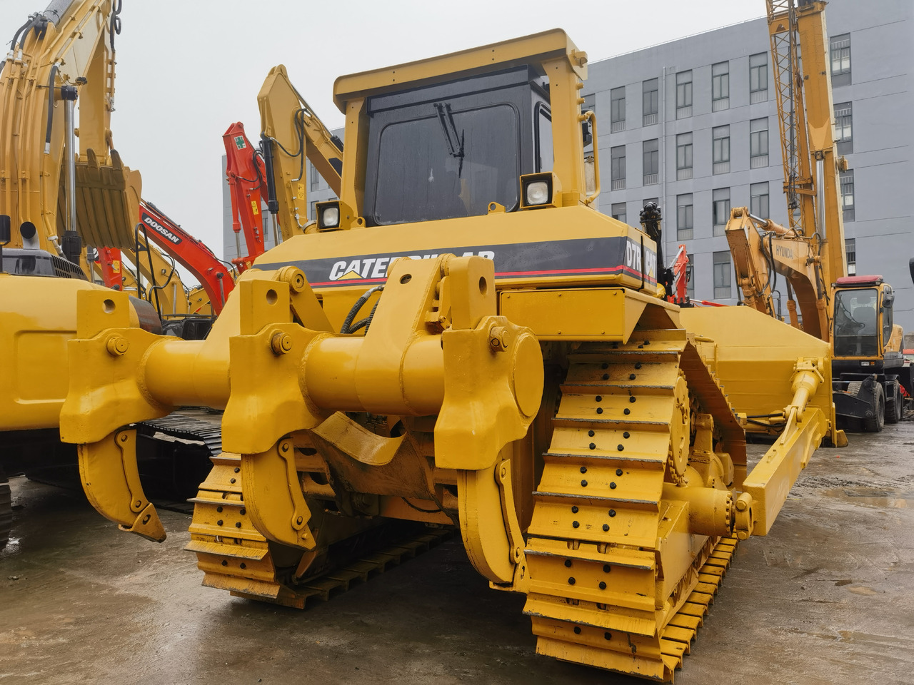 CAT D7R Bulldozer - Buldozer: obrázek 4 CAT D7R Bulldozer - Buldozer: obrázek 4