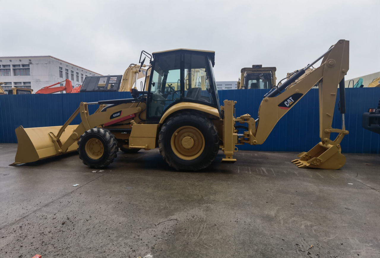 Cat 420F backhoe loader - Rýpadlo-nakladač: obrázek 2 Cat 420F backhoe loader - Rýpadlo-nakladač: obrázek 2