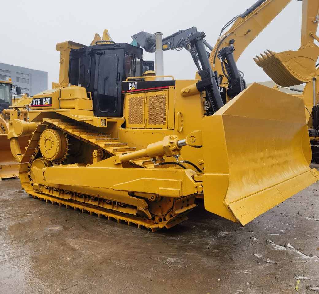 Caterpillar D7R Bulldozer - Buldozer: obrázek 1 Caterpillar D7R Bulldozer - Buldozer: obrázek 1