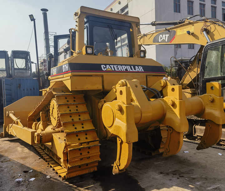 Cheap Price Used CAT Bulldozer machine Japan Caterpillar D7H D7R bulldozer dozer for sale - Buldozer: obrázek 3 Cheap Price Used CAT Bulldozer machine Japan Caterpillar D7H D7R bulldozer dozer for sale - Buldozer: obrázek 3