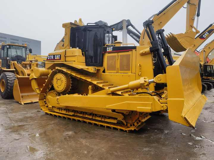 Cheap Used CAT D7R Bulldozer Track Dozer japan used bulldozer for sale - Buldozer: obrázek 2 Cheap Used CAT D7R Bulldozer Track Dozer japan used bulldozer for sale - Buldozer: obrázek 2