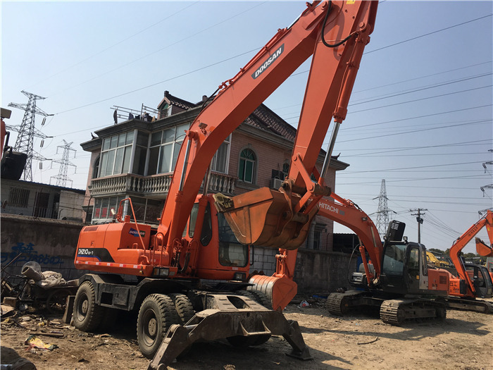 Doosan DH210w-7 wheel excavator - Kolesové rýpadlo: obrázek 5 Doosan DH210w-7 wheel excavator - Kolesové rýpadlo: obrázek 5